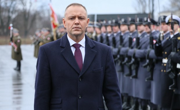 PiS "za, a nawet przeciw". Co dalej z ustawą dot. SAFE? [ANKIETA]