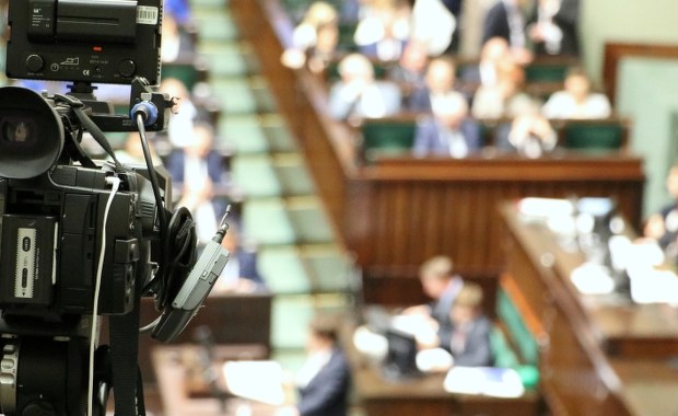 PiS zaostrza regulamin Sejmu. Opozycja mówi o kneblowaniu