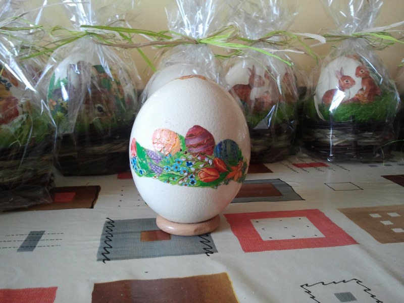 Pisanka z jaja strusia /Józef Polewka /RMF FM