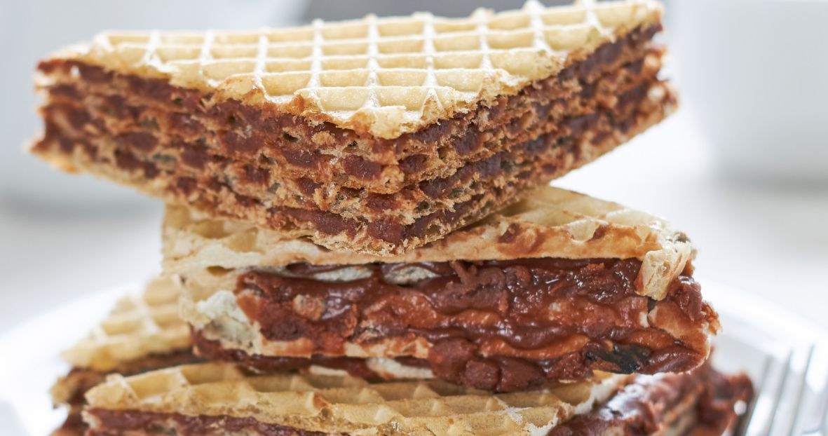 Pischinger to kultowy deser z PRL-u, którego popularność nie słabnie do dziś /nedoba /123RF/PICSEL