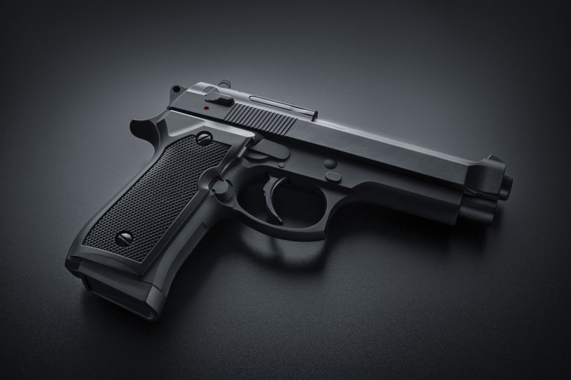Pistolet automatyczny /123RF/PICSEL