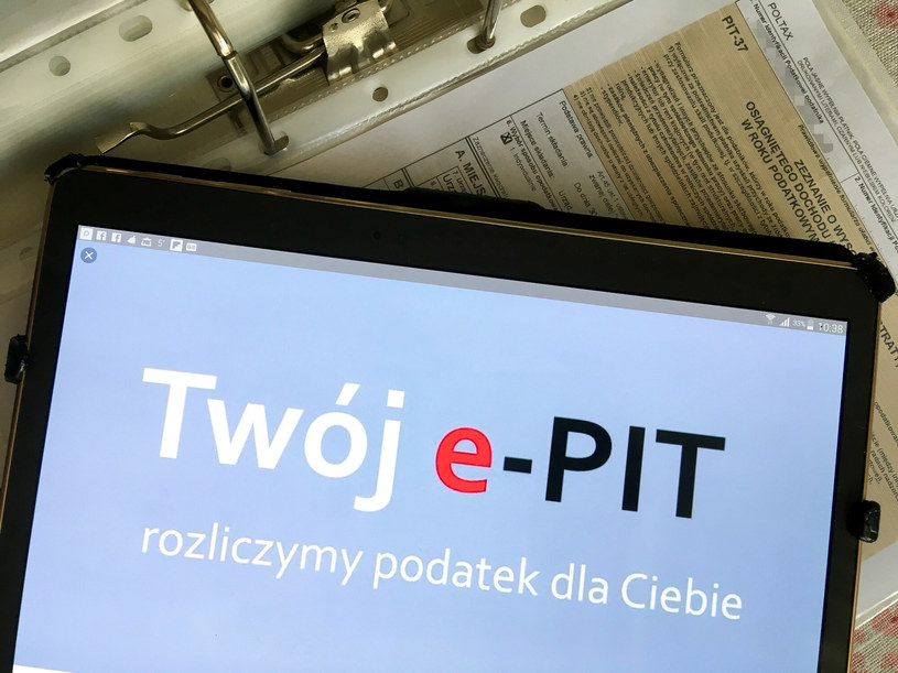 PIT 37, PIT 36, PIT 28 i PIT 38 można rozliczyć przez Internet. /Piotr Kamionka/REPORTER /East News