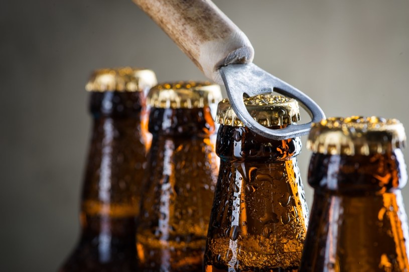 Piwo bezalkoholowe staje się coraz popularniejsze /123RF/PICSEL