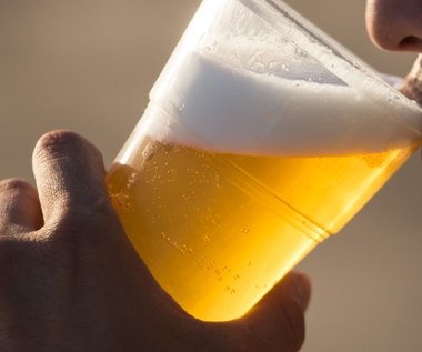 Piwo bezalkoholowe to pułapka. Kierowcy i cukrzycy muszą szczególnie uważać