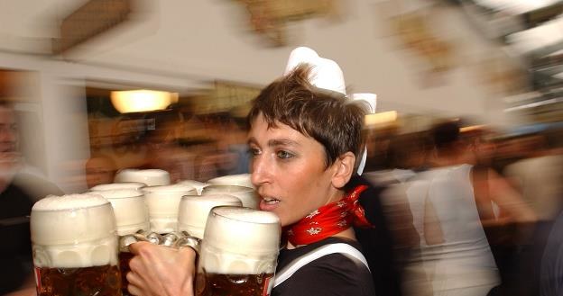 Piwo zero procent zdobywa gusta Polaków /AFP
