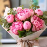 Piwonie postoją w wazonie znacznie dłużej. Wystarczy ten sposób florystki