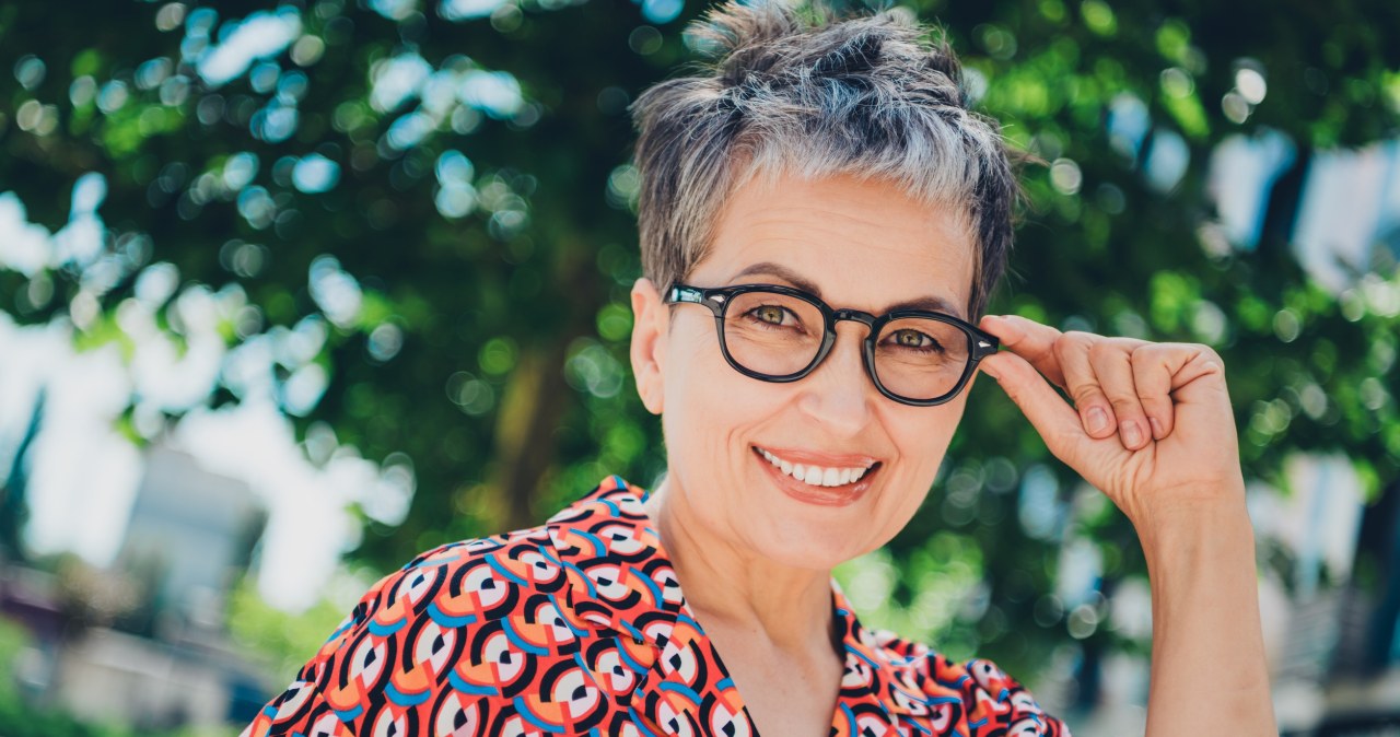 Pixie cut jako wyraz nowoczesnego looku /123RF/PICSEL