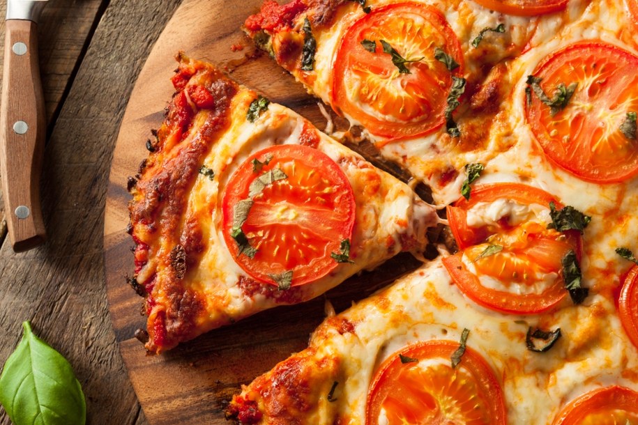 Pizzę można jeść o każdej porze dnia! /Shutterstock