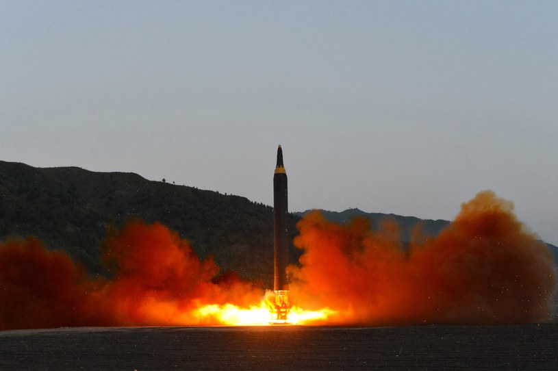 Pjongjang testuje nowe rakiety /PAP/EPA