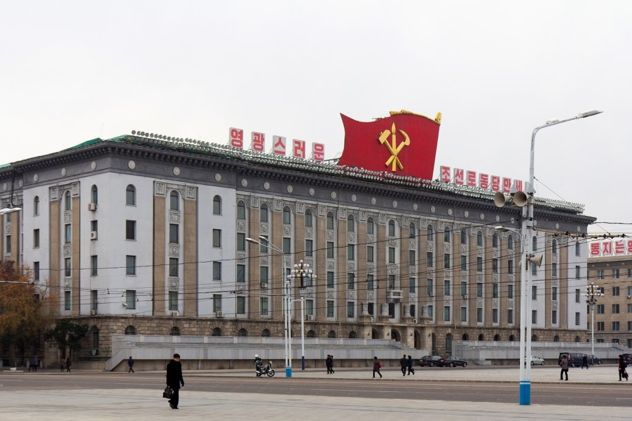Lockdown w Pjongjangu z powodu nieokreślonej "choroby układu oddechowego"