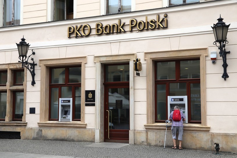 PKO Bank Polski przygotowuje szereg udogodnień dla klientów. /123RF/PICSEL