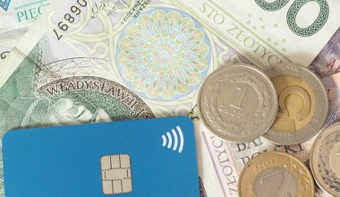 PKO BP i ING Bank Śląski apelują do klientów. "Najlepiej wypłać gotówkę"