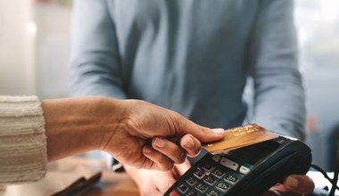 PKO BP ostrzega. Tej jednej rzeczy nie rób podczas płatności kartą 