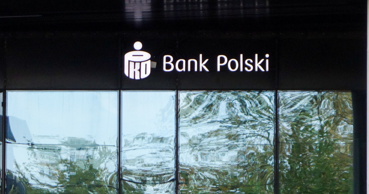 PKO BP podniesie opłaty dla klientów. Co najmniej jeden bank ma podobne plany /Piotr Kamionka /Reporter