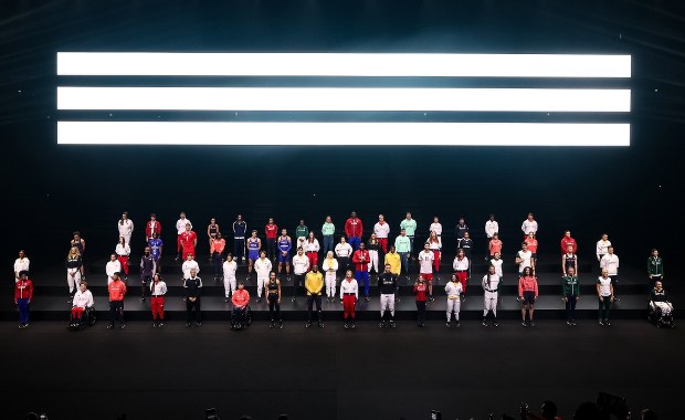 PKOl zaprezentował stroje Polaków na ceremonię otwarcia