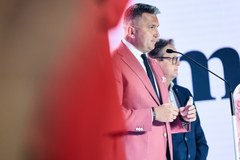 PKOl zaprezentował stroje Polaków na ceremonię otwarcia