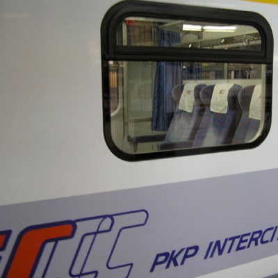PKP Intercity uzgodniła właśnie z unijnymi urzędnikami trasę superszybkiego pociągu /INTERIA.PL