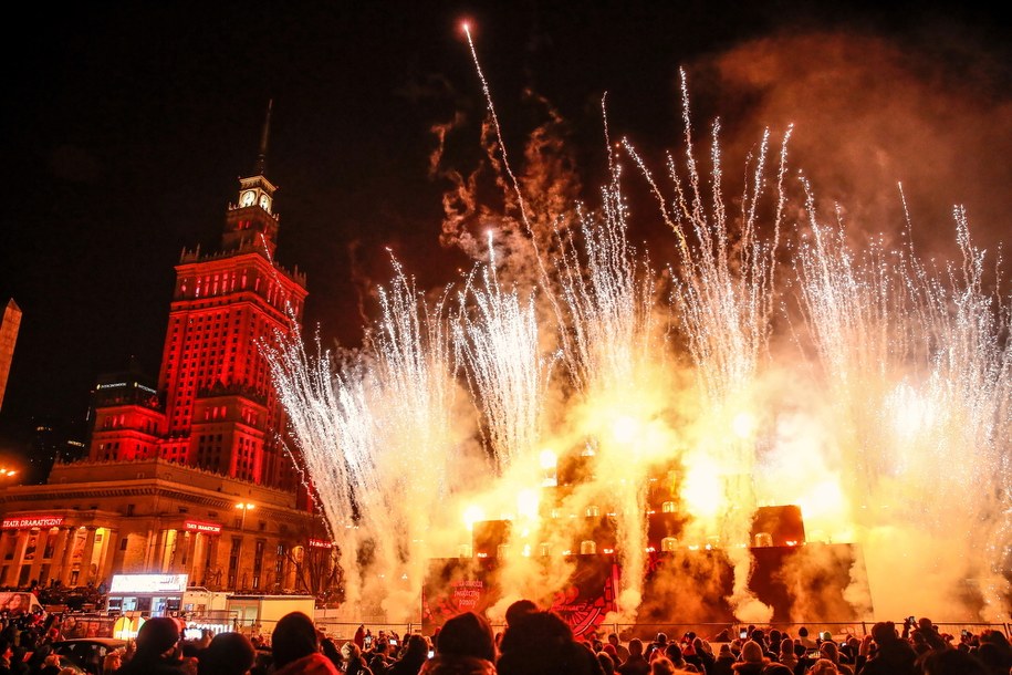 Pl. Defilad w Warszawie podczas 29. Finału WOŚP /Rafał Guz /PAP