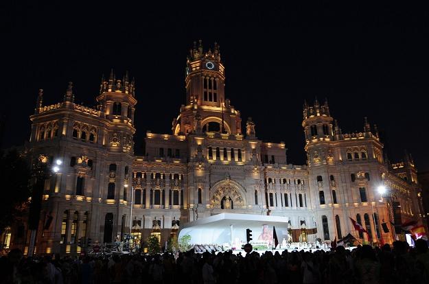 Plac Cibeles w Madrycie. Sklepy w stolicy Hiszpanii mogą być otwarte przez wszystkie dni roku /AFP