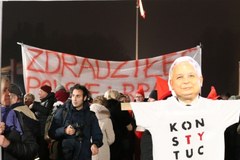 Plac Piłsudskiego przed odsłonięciem pomnika Lecha Kaczyńskiego