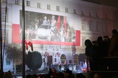 Plac Piłsudskiego przed odsłonięciem pomnika Lecha Kaczyńskiego