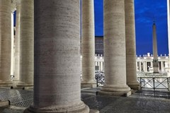 Plac Świętego Piotra w Watykanie o poranku 24 kwietnia