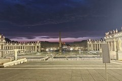 Plac Świętego Piotra w Watykanie o poranku 24 kwietnia