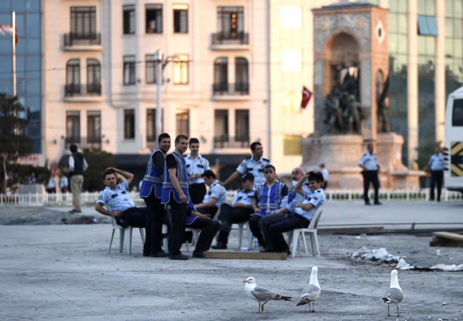 Plac Taksim /TOLGA BOZOGLU /PAP/EPA