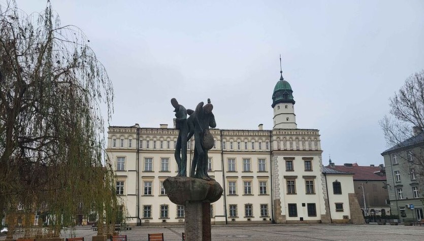 Plac Wolnica zostanie odbetonowany. Sprawdź, co powstanie w sercu krakowskiego Kazimierza 