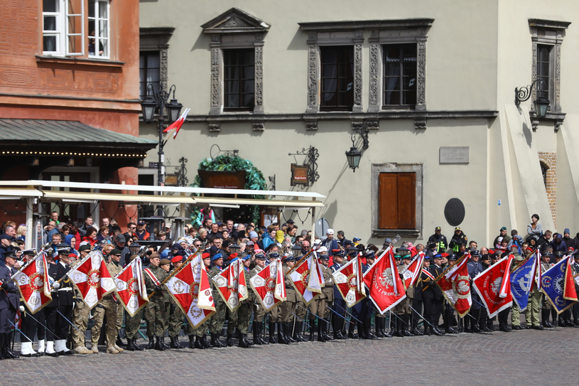 Plac Zamkowy w Warszawie teraz /Rafał Guz /PAP