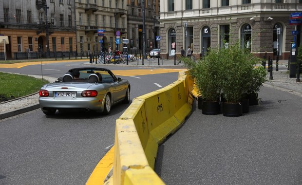 Plac Zbawiciela nie dla pieszych. Decyzja Zarządu Dróg Miejskich