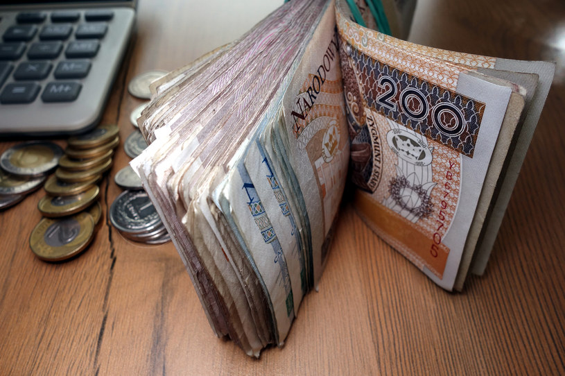 Płaca minimalna wzrośnie w 2022 roku do 3 tysięcy złotych? /123RF/PICSEL