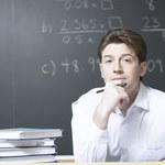 Płace zasadnicze nauczycieli wzrosną od 133 do 183 zł