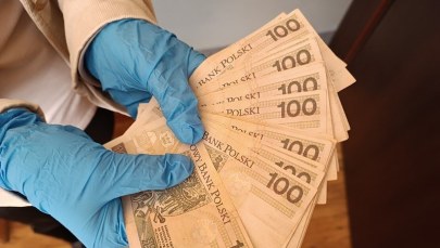 Płacili w sklepach fałszywkami. Mieli ich więcej 