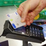Płacisz kartą? Patrz na terminal, tak kradną pieniądze
