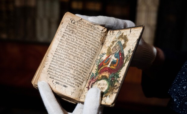 Plaga chrząszczy w opactwie. Zagrożone bezcenne księgi  