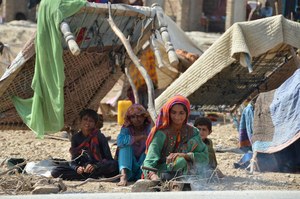 Plaga owadów, choroby i głód - skutki gigantycznej powodzi w Pakistanie