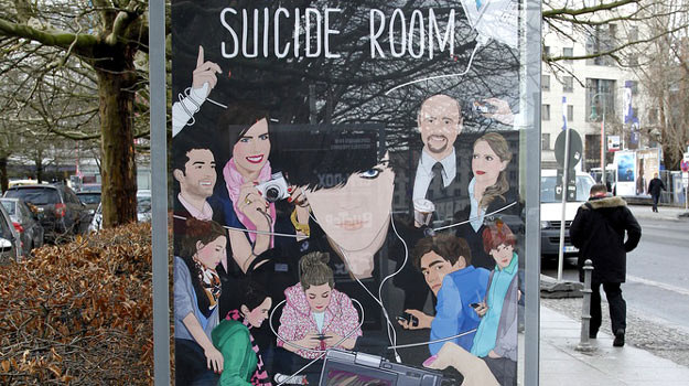 Plakat "Sali samobójców" na berlińskiej ulicy /AKPA