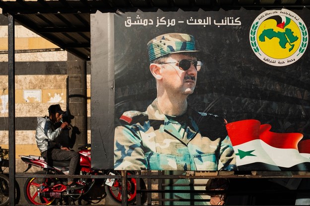 Plakat z podobizną Baszara al-Assada /Shutterstock