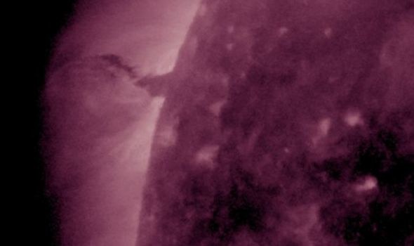 Plama słoneczna już emituje CME /NASA