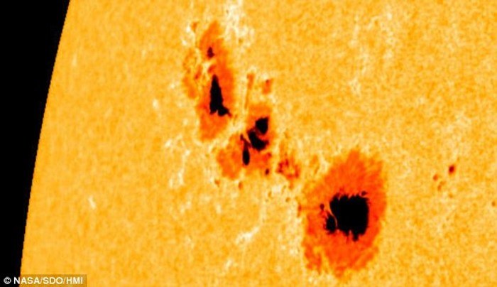 Plamy na Słońcu - pierwszy lat od 7 lat nie można ich zaobserwować /NASA