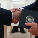 Plan pokojowy czy biznesowy? "Churchill i Reagan przewracają się w grobach"