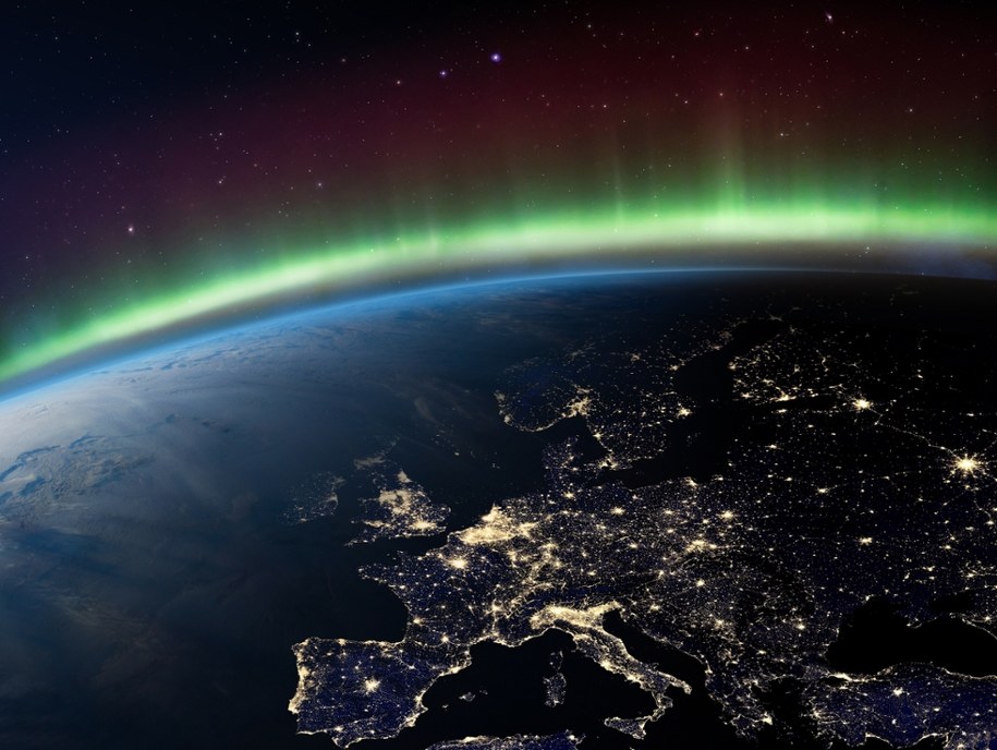 Planeta Ziemia z kosmosu /Shutterstock
