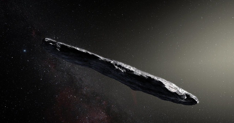 Planetoida `Oumuamua ma zaskakujący kształt, przypominający cygaro /materiały prasowe