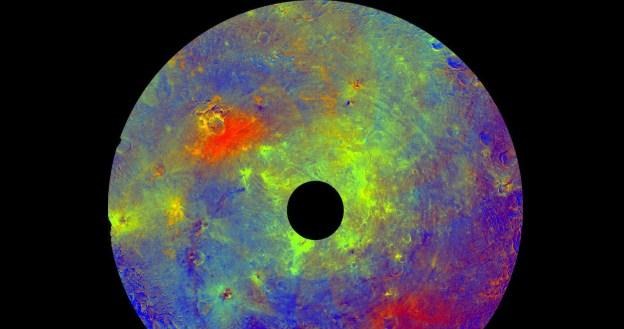 Planetoida Vesta ma wiele cech wspólnych z naszą planetą (Fot. NASA) /INTERIA.PL