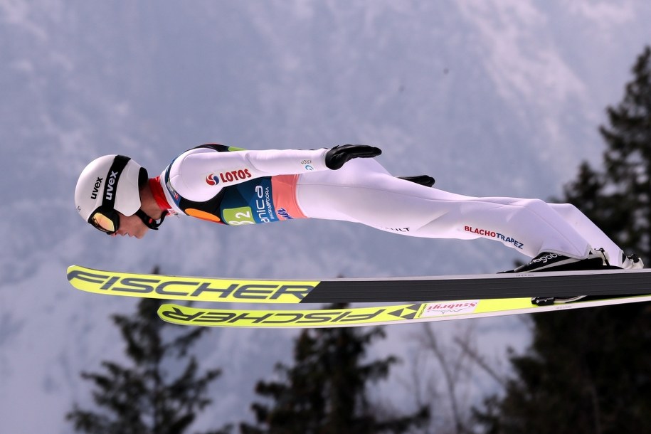 Planica. W powietrzu: Andrzej Stękała /Grzegorz Momot /PAP