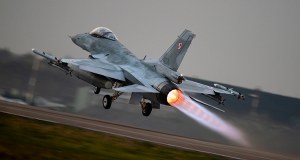 "Planowe loty z przekroczeniem bariery dźwięku". Dowództwo generalne ostrzega