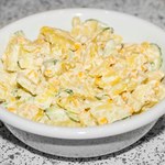 Planujesz rodzinną imprezę lub grilla? Przygotuj prostą sałatkę imieninową 