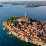 Planujesz wakacje w Chorwacji? Ten region cieszy się uznaniem turystów i jest tańszy niż Dalmacja 