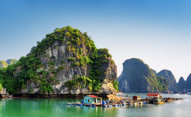 Planujesz wakacje w Tajlandii? Lepiej odwiedź inny kraj, zanim zjadą się tłumy